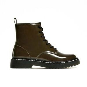 NEW Zara Flat Miltary Ankle Lace-Up Boots. Size 7.5